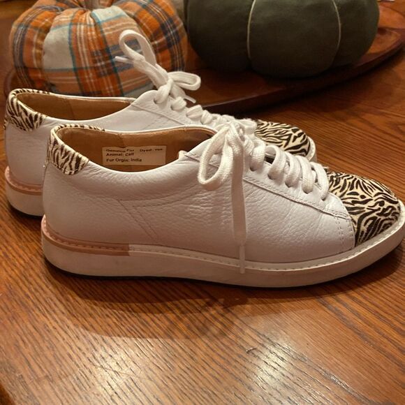 Hush puppies, sneaker, bounce plus, size 7 1/2, animal print at toe and at back - Picture 3 of 9